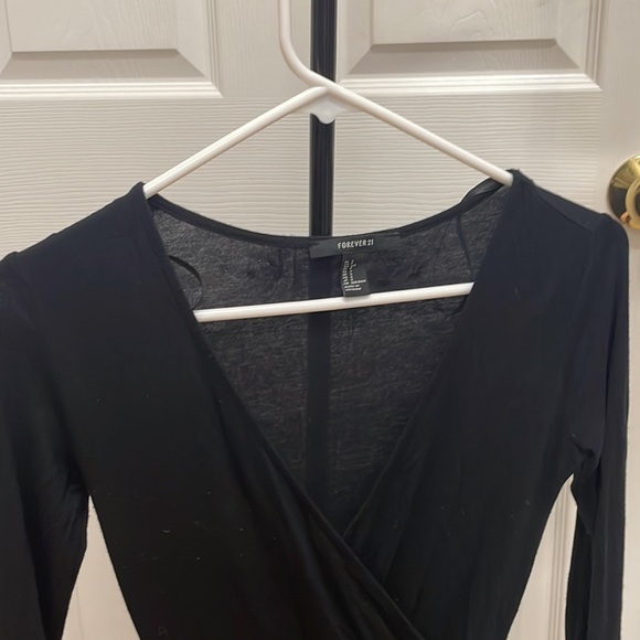 Cute Long Sleeve Black dress - comfy fabric - loose at bottom with string tie - Picture 2 of 3